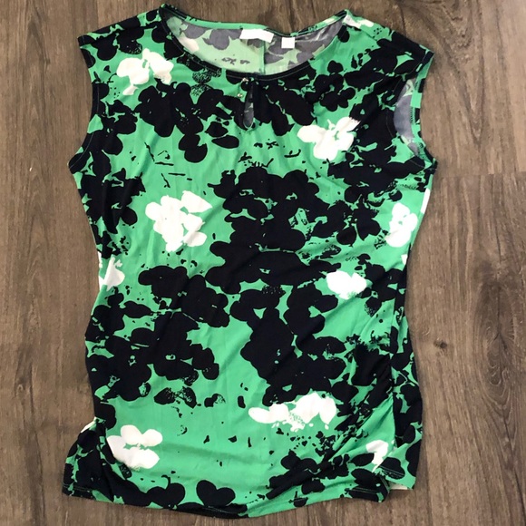 New York & Company Tops - 💐New York & Company stretchy tee✨